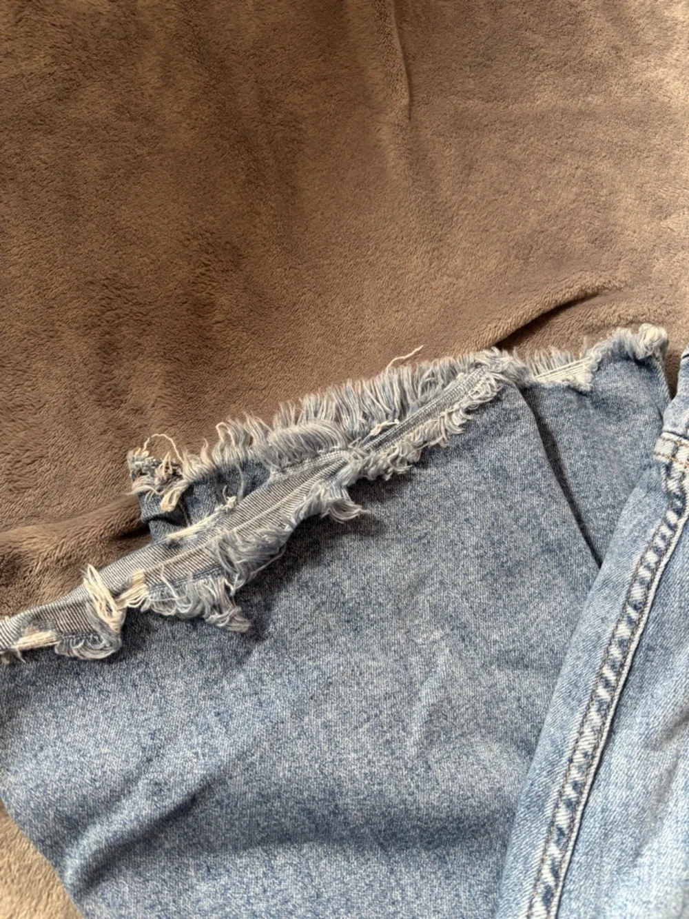 Mica Light Wash Frayed Hem Cropped Jeans - Picture 2 of 4